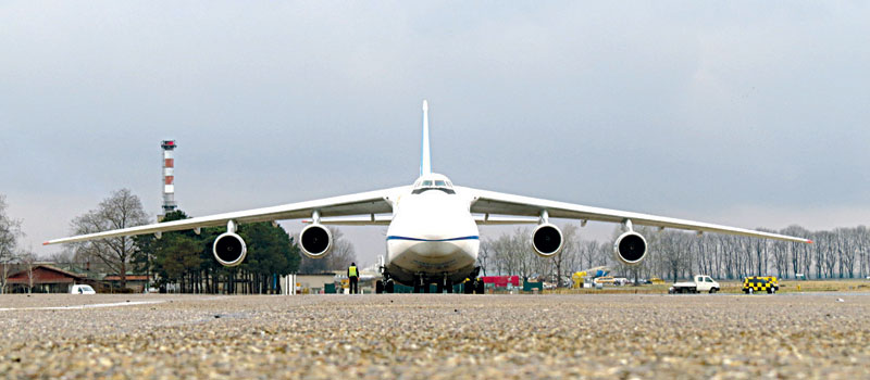 Највећи авион на свету на београдском аеродрому!